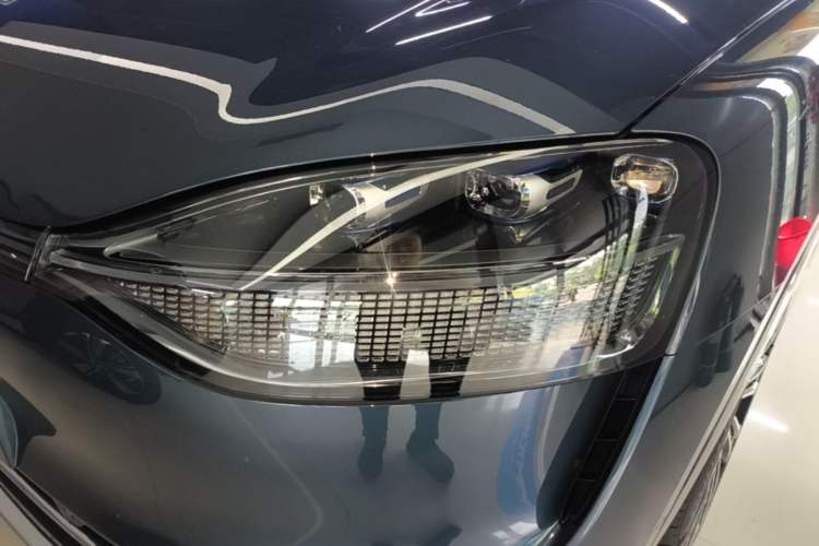 Used Hima AITO M9 2024 Range-Extended Ultra Version 42 kWh 6-Seater Model Left Front Headlight