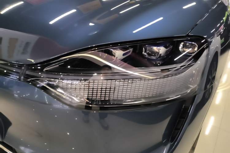 Used Hima AITO M9 2024 Range-Extended Ultra Version 42 kWh 6-Seater Model Left Front Headlight