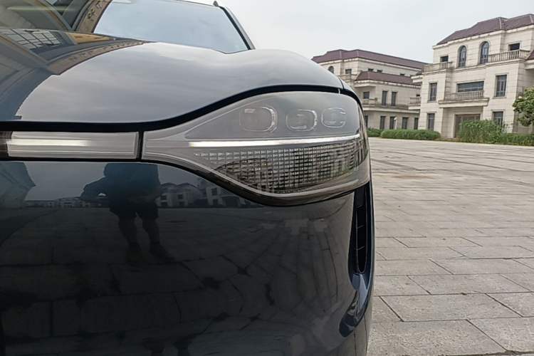 Used Hima AITO M9 2024 Range-Extended Ultra Version 42 kWh 6-Seater Model Left Front Headlight