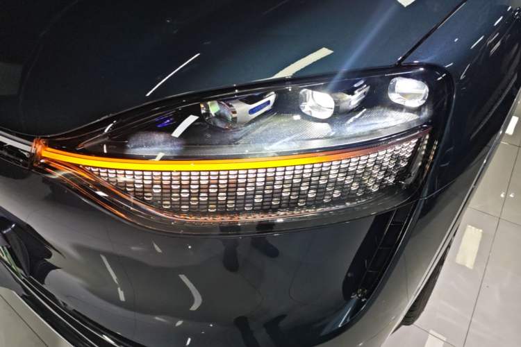 Used Hima AITO M9 2024 Range-Extended Ultra Version 52 kWh 6-Seater Model Left Front Headlight