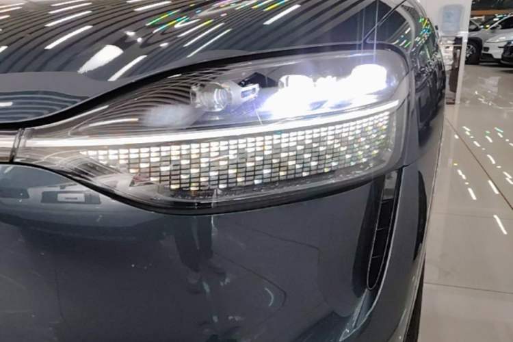 Used Hima AITO M9 2024 Range-Extended Ultra Version 42 kWh 6-Seater Model Left Front Headlight