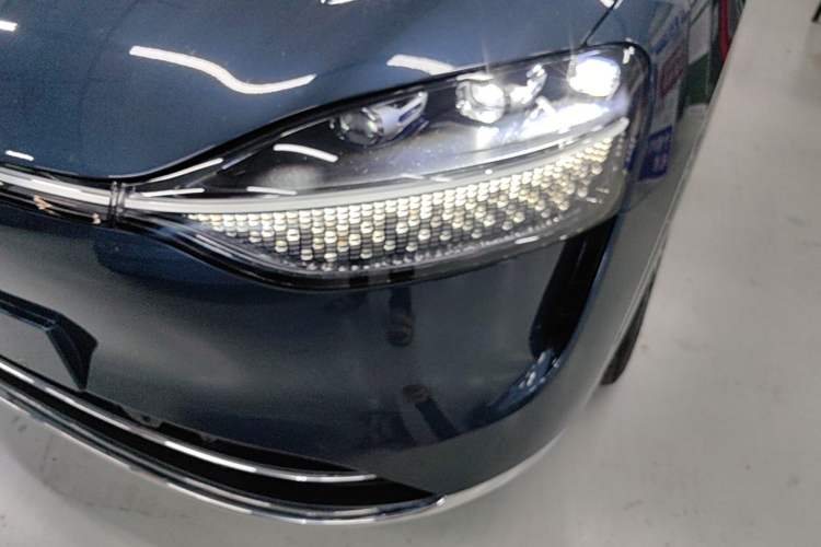 Used Hima AITO M9 2024 Range-Extended Ultra Version 52 kWh 6-Seater Model Left Front Headlight