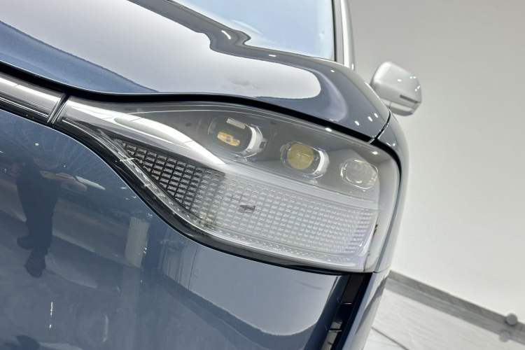 Used Hima AITO M9 2024 Range-Extended Ultra Version 52 kWh 6-Seater Model Left Front Headlight