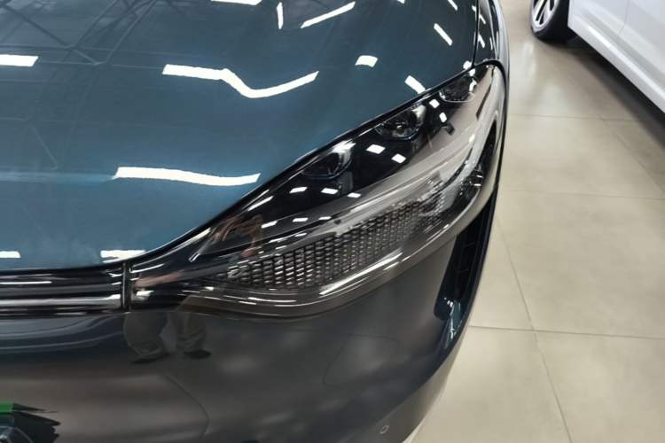 Used Hima AITO M9 2024 Range-Extended Ultra Version 52 kWh 6-Seater Model Left Front Headlight