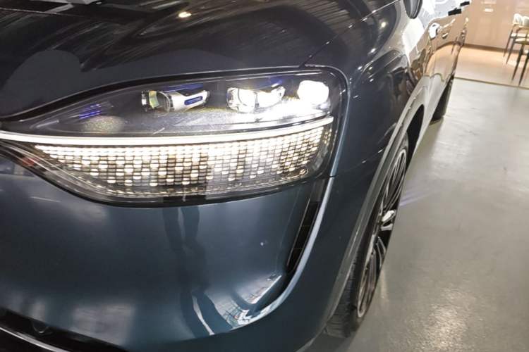 Used Hima AITO M9 2024 Range-Extended Ultra Version 52 kWh 6-Seater Model Left Front Headlight