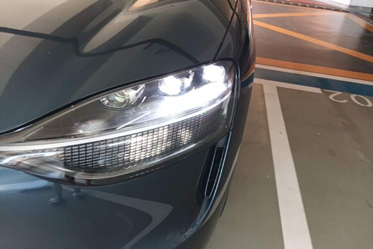 Used Hima AITO M9 2024 All-Electric Ultra Version 100 kWh 6-Seater Model Left Front Headlight