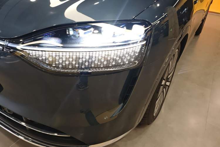 Used Hima AITO M9 2024 Range-Extended Ultra Version 42 kWh 6-Seater Model Left Front Headlight