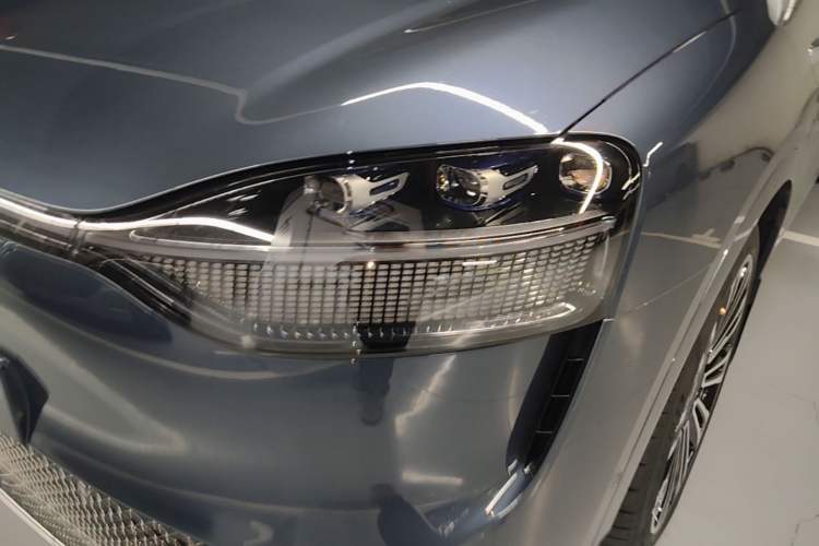 Used Hima AITO M9 2024 All-Electric Ultra Version 100 kWh 6-Seater Model Left Front Headlight