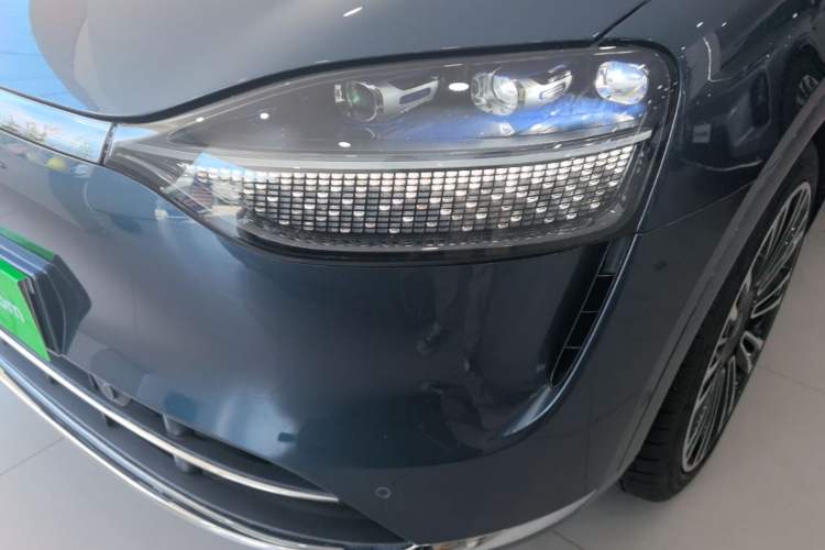 Used Hima AITO M9 2024 Range-Extended Ultra Version 42 kWh 6-Seater Model Left Front Headlight