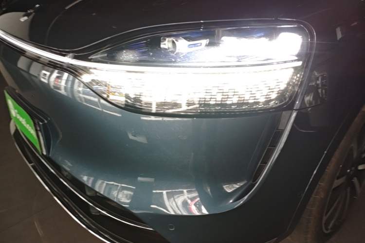 Used Hima AITO M9 2024 Range-Extended Ultra Version 42 kWh 6-Seater Model Left Front Headlight