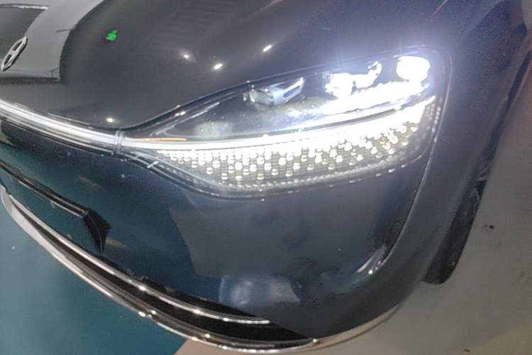 Used Hima AITO M9 2024 Range-Extended Ultra Version 52 kWh 6-Seater Model Left Front Headlight