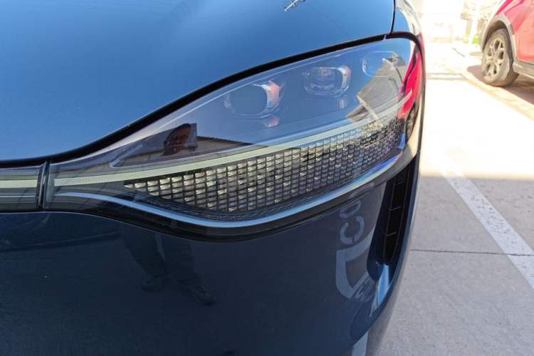 Used Hima AITO M9 2024 Range-Extended Ultra Version 42 kWh 6-Seater Model Left Front Headlight