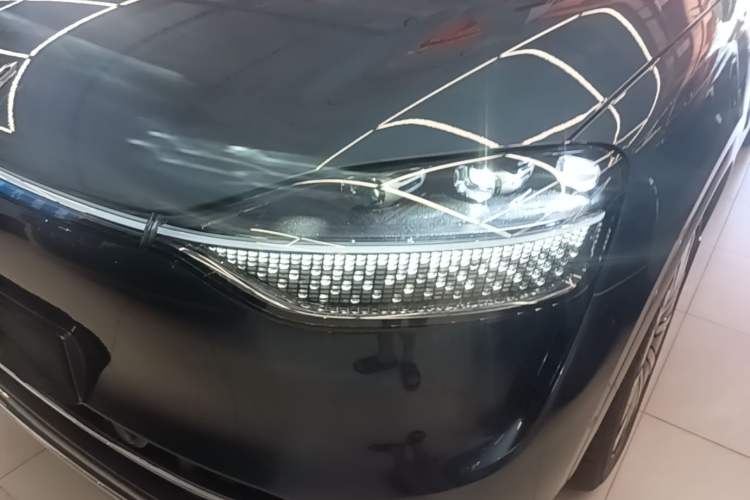 Used Hima AITO M9 2024 Range-Extended Ultra Version 42 kWh 6-Seater Model Left Front Headlight