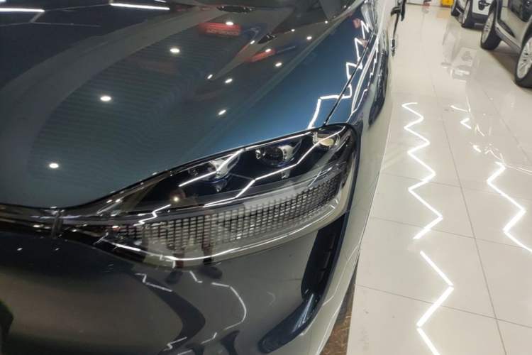 Used Hima AITO M9 2024 Range-Extended Ultra Version 42 kWh 6-Seater Model Left Front Headlight
