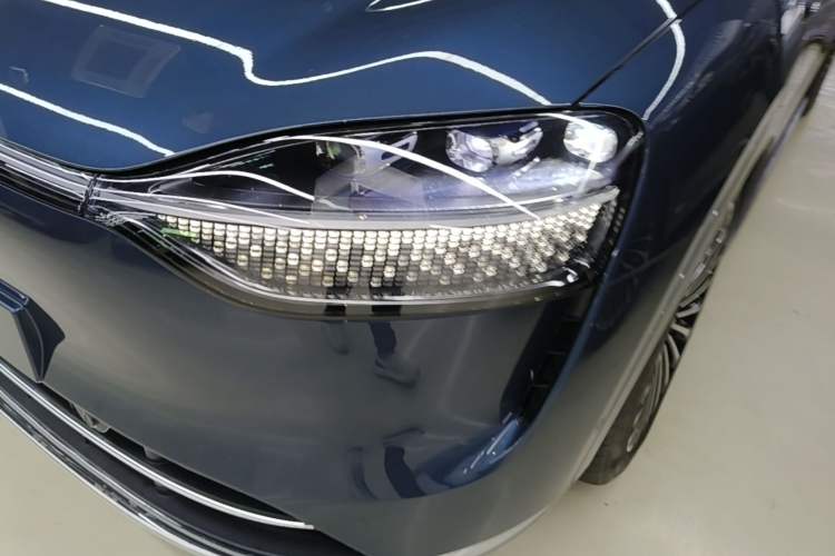 Used Hima AITO M9 2024 Range-Extended Ultra Version 42 kWh 6-Seater Model Left Front Headlight