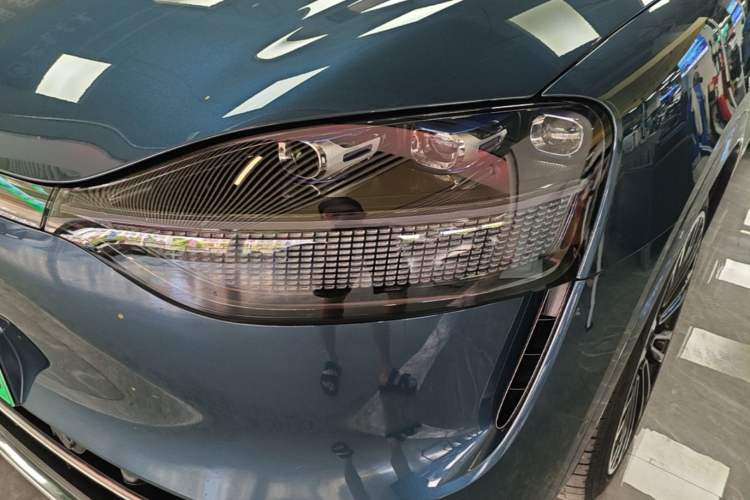 Used Hima AITO M9 2024 Range-Extended Ultra Version 52 kWh 6-Seater Model Left Front Headlight