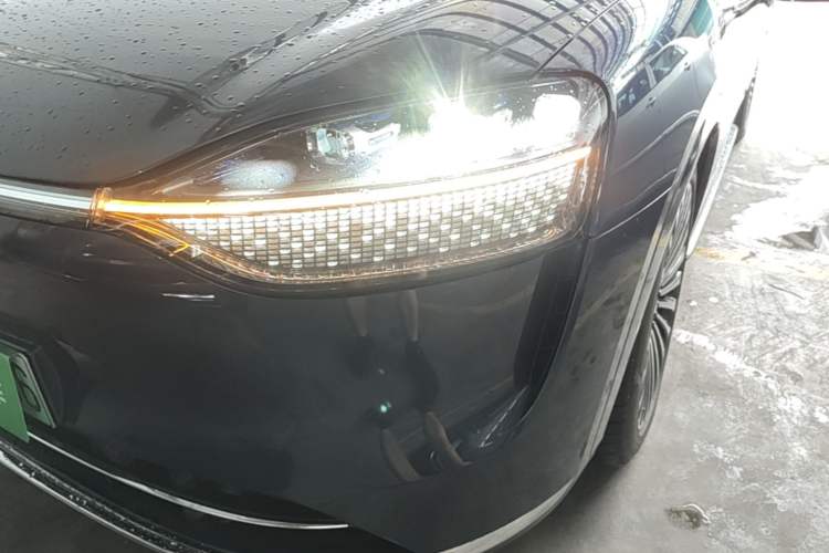 Used Hima AITO M9 2024 Range-Extended Ultra Version 42 kWh 6-Seater Model Left Front Headlight