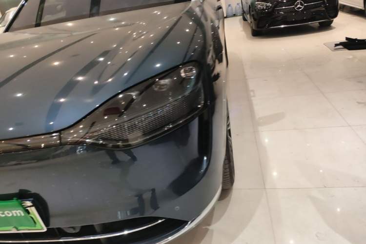 Used Hima AITO M9 2024 Range-Extended Ultra Version 42 kWh 6-Seater Model Left Front Headlight