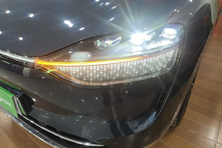 Used Hima AITO M9 2024 Range-Extended Ultra Version 42 kWh 6-Seater Model Left Front Headlight