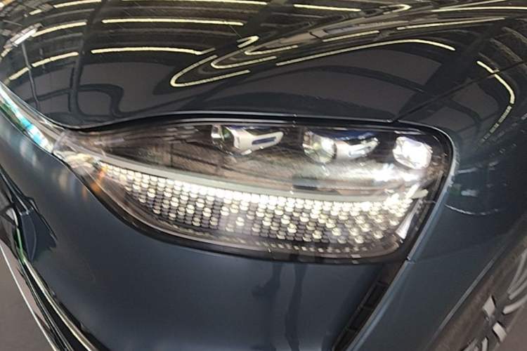 Used Hima AITO M9 2024 Range-Extended Ultra Version 52 kWh 5-Seater Model Left Front Headlight
