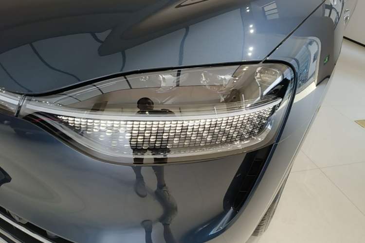 Used Hima AITO M9 2024 Range-Extended Max Edition 52 kWh 5-Seater Version Left Front Headlight