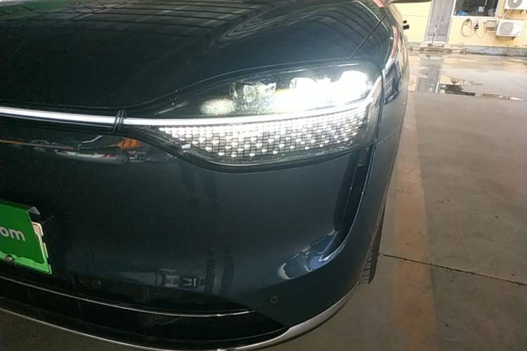 Used Hima AITO M9 2024 Range-Extended Ultra Version 42 kWh 6-Seater Model Left Front Headlight