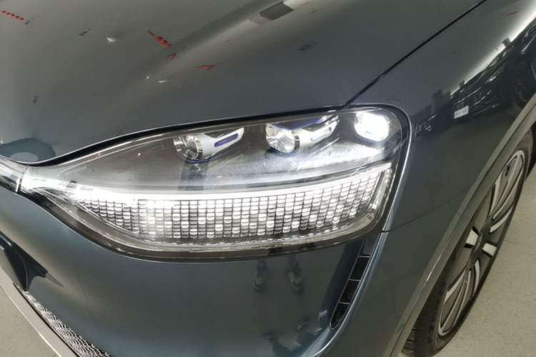 Used Hima AITO M9 2024 All-Electric Ultra Version 100 kWh 6-Seater Model Left Front Headlight