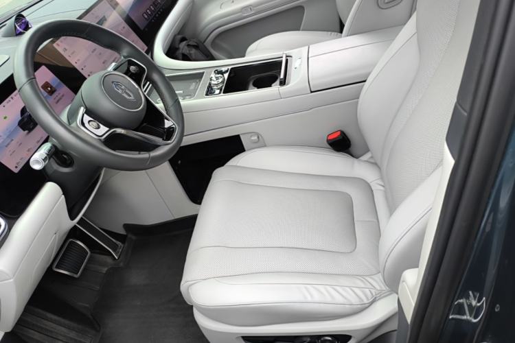 Used Hima AITO M9 2024 Range-Extended Ultra Version 42 kWh 6-Seater Model Left Front Seat