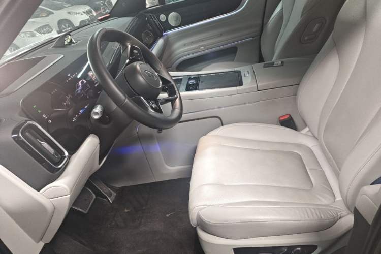 Used Hima AITO M9 2024 Range-Extended Ultra Version 42 kWh 6-Seater Model Left Front Seat