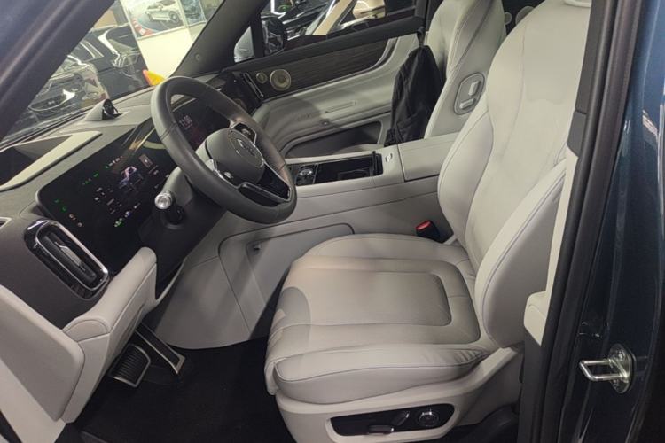 Used Hima AITO M9 2024 Range-Extended Ultra Version 42 kWh 6-Seater Model Left Front Seat