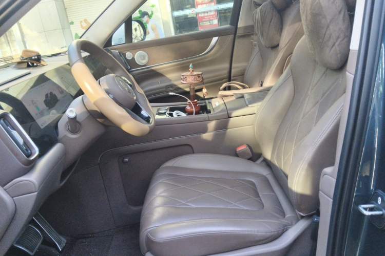 Used Hima AITO M9 2024 Range-Extended Ultra Version 52 kWh 5-Seater Model Left Front Seat