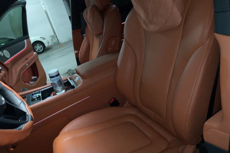Used Hima AITO M9 2024 Range-Extended Ultra Version 42 kWh 6-Seater Model Left Front Seat