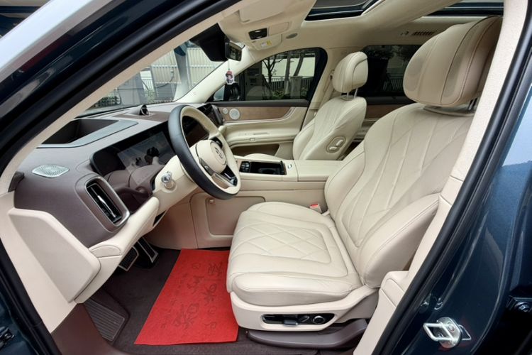 Used Hima AITO M9 2024 Range-Extended Ultra Version 42 kWh 6-Seater Model Left Front Seat
