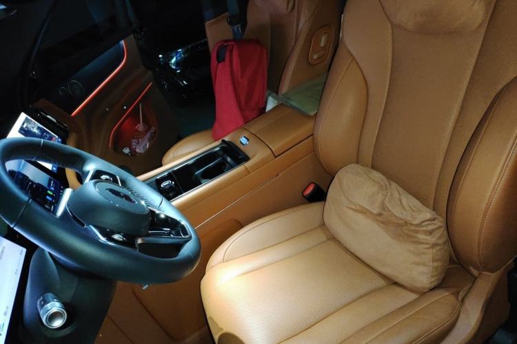 Used Hima AITO M9 2024 Range-Extended Max Edition 42 kWh 6-Seater Version Left Front Seat