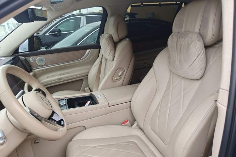 Used Hima AITO M9 2024 Range-Extended Ultra Version 42 kWh 6-Seater Model Left Front Seat