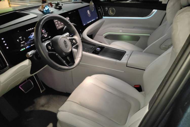Used Hima AITO M9 2024 Range-Extended Ultra Version 42 kWh 6-Seater Model Left Front Seat