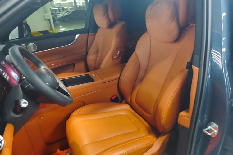 Used Hima AITO M9 2024 Range-Extended Ultra Version 42 kWh 6-Seater Model Left Front Seat