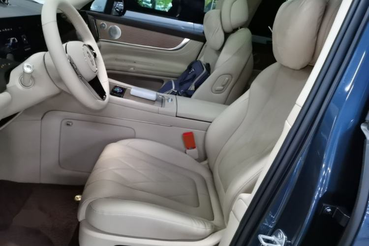 Used Hima AITO M9 2024 Range-Extended Ultra Version 42 kWh 6-Seater Model Left Front Seat