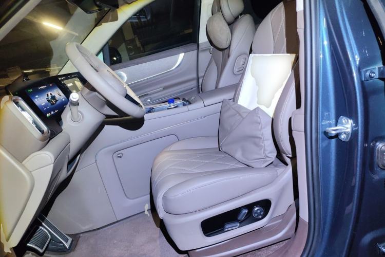 Used Hima AITO M9 2024 Range-Extended Max Edition 52 kWh 5-Seater Version Left Front Seat