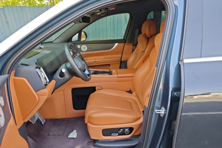 Used Hima AITO M9 2024 Range-Extended Ultra Version 42 kWh 6-Seater Model Left Front Seat