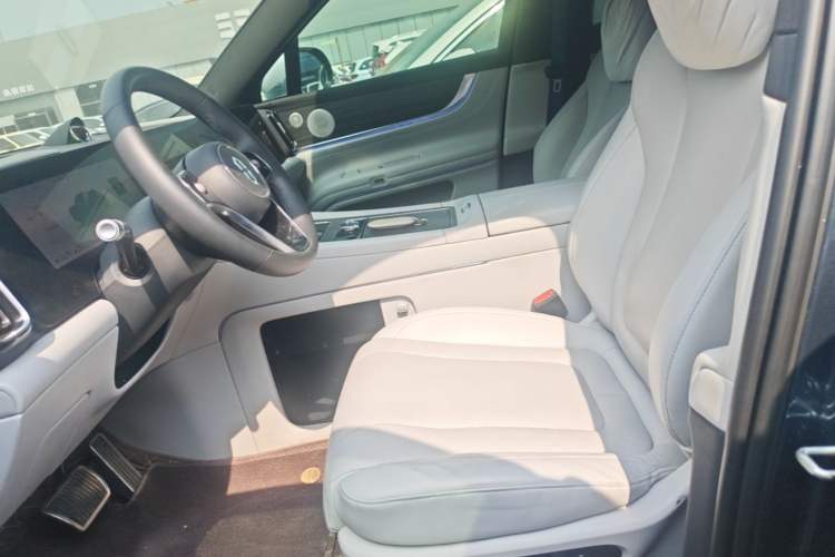 Used Hima AITO M9 2024 Range-Extended Max Edition 42 kWh 6-Seater Version Left Front Seat