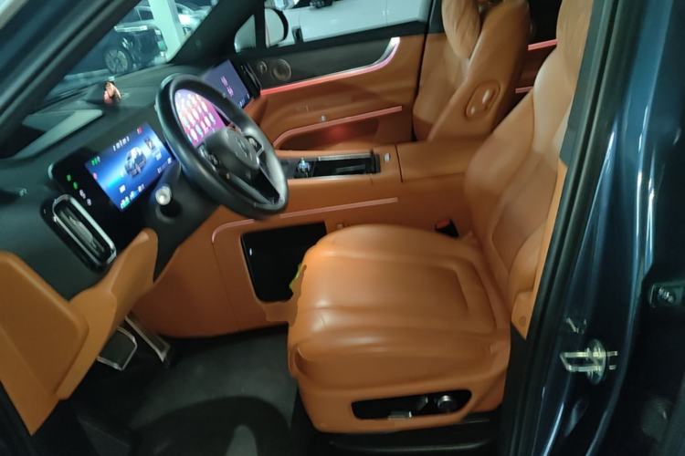 Used Hima AITO M9 2024 Range-Extended Ultra Version 42 kWh 6-Seater Model Left Front Seat