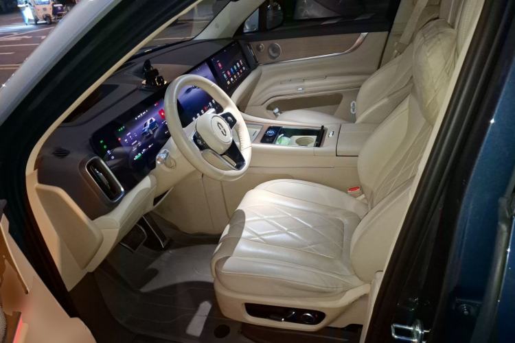 Used Hima AITO M9 2024 Range-Extended Max Edition 42 kWh 6-Seater Version Left Front Seat