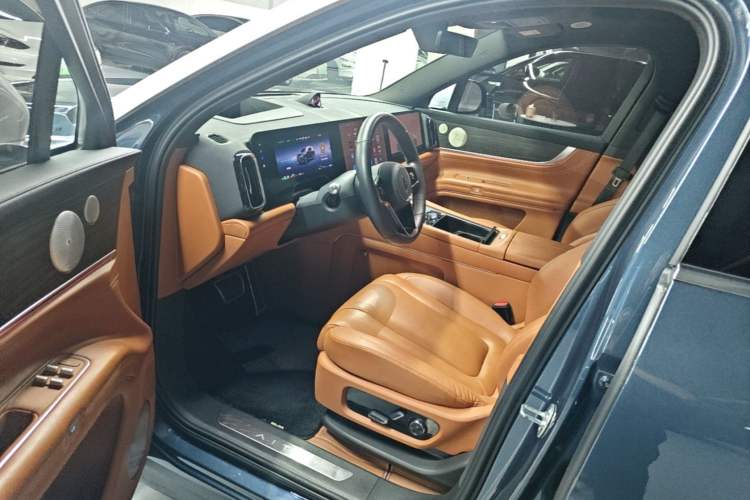 Used Hima AITO M9 2024 Range-Extended Ultra Version 42 kWh 6-Seater Model Left Front Seat