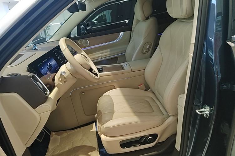 Used Hima AITO M9 2024 Range-Extended Ultra Version 52 kWh 6-Seater Model Left Front Seat