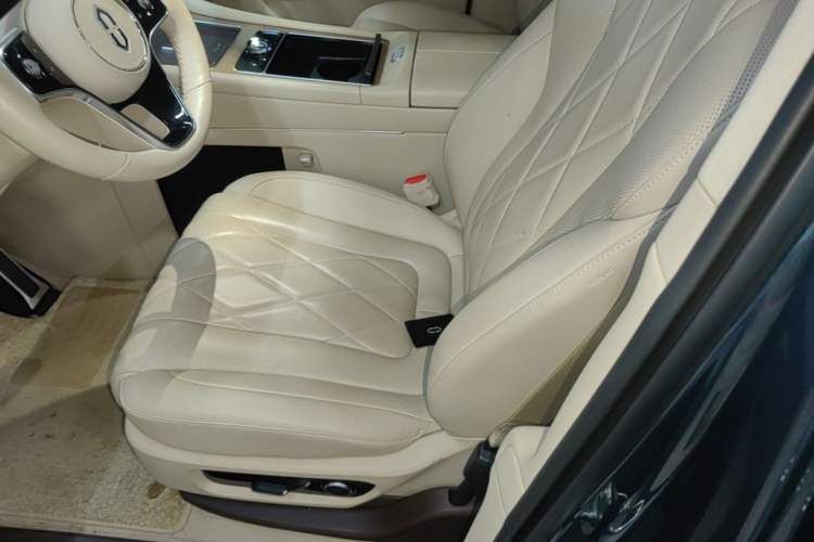 Used Hima AITO M9 2024 Range-Extended Ultra Version 42 kWh 6-Seater Model Left Front Seat