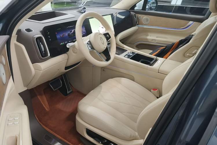 Used Hima AITO M9 2024 Range-Extended Ultra Version 52 kWh 5-Seater Model Left Front Seat