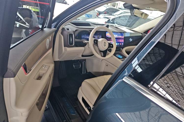 Used Hima AITO M9 2024 Range-Extended Ultra Version 42 kWh 6-Seater Model Left Front Seat