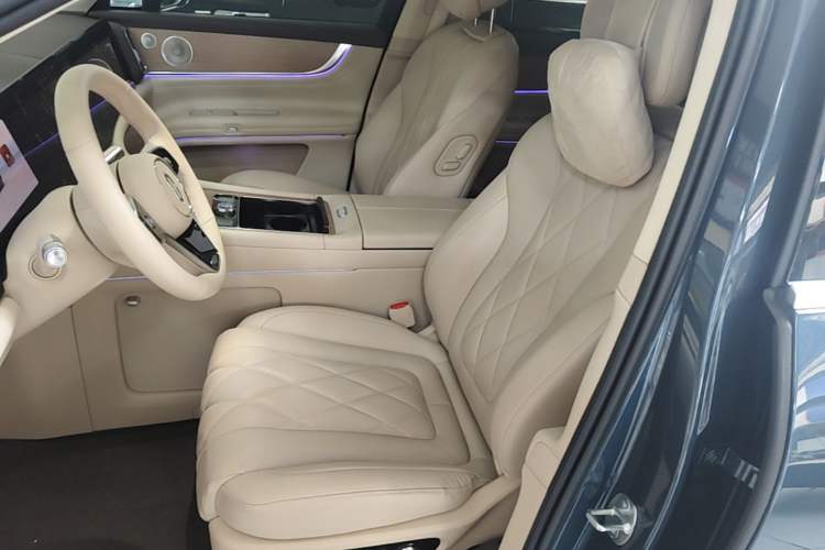 Used Hima AITO M9 2024 All-Electric Ultra Version 100 kWh 6-Seater Model Left Front Seat