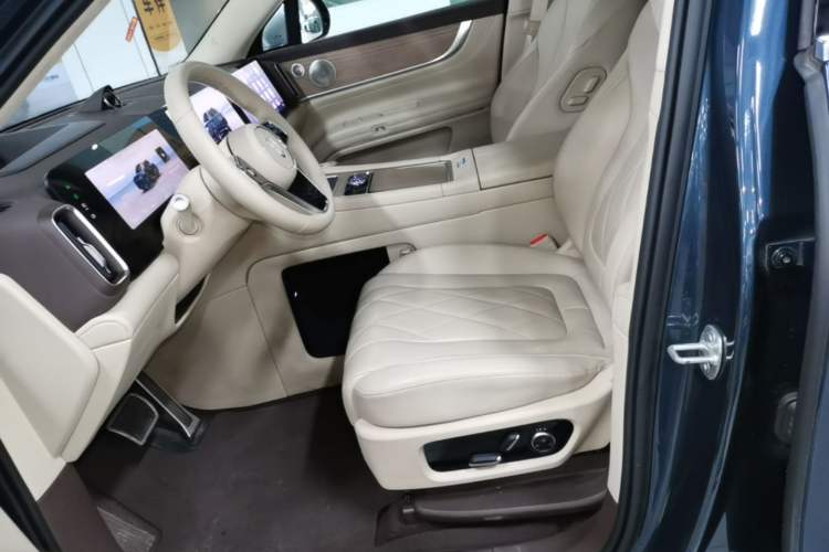 Used Hima AITO M9 2024 Range-Extended Ultra Version 42 kWh 6-Seater Model Left Front Seat